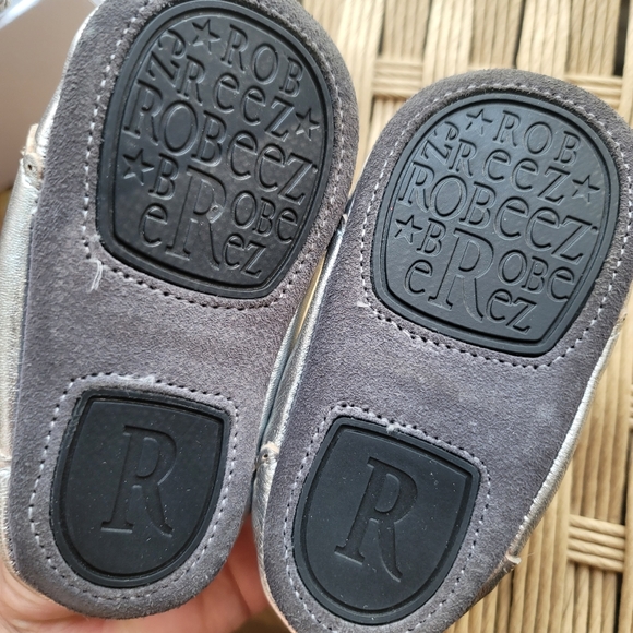 NWT Robeez Baby Girls Low Top Sneaker Size 12-18 Mos - Picture 9 of 11